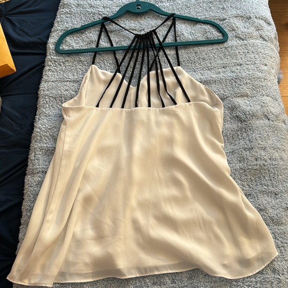 Express white flowy going out top. Size medium - Picture 2 of 3